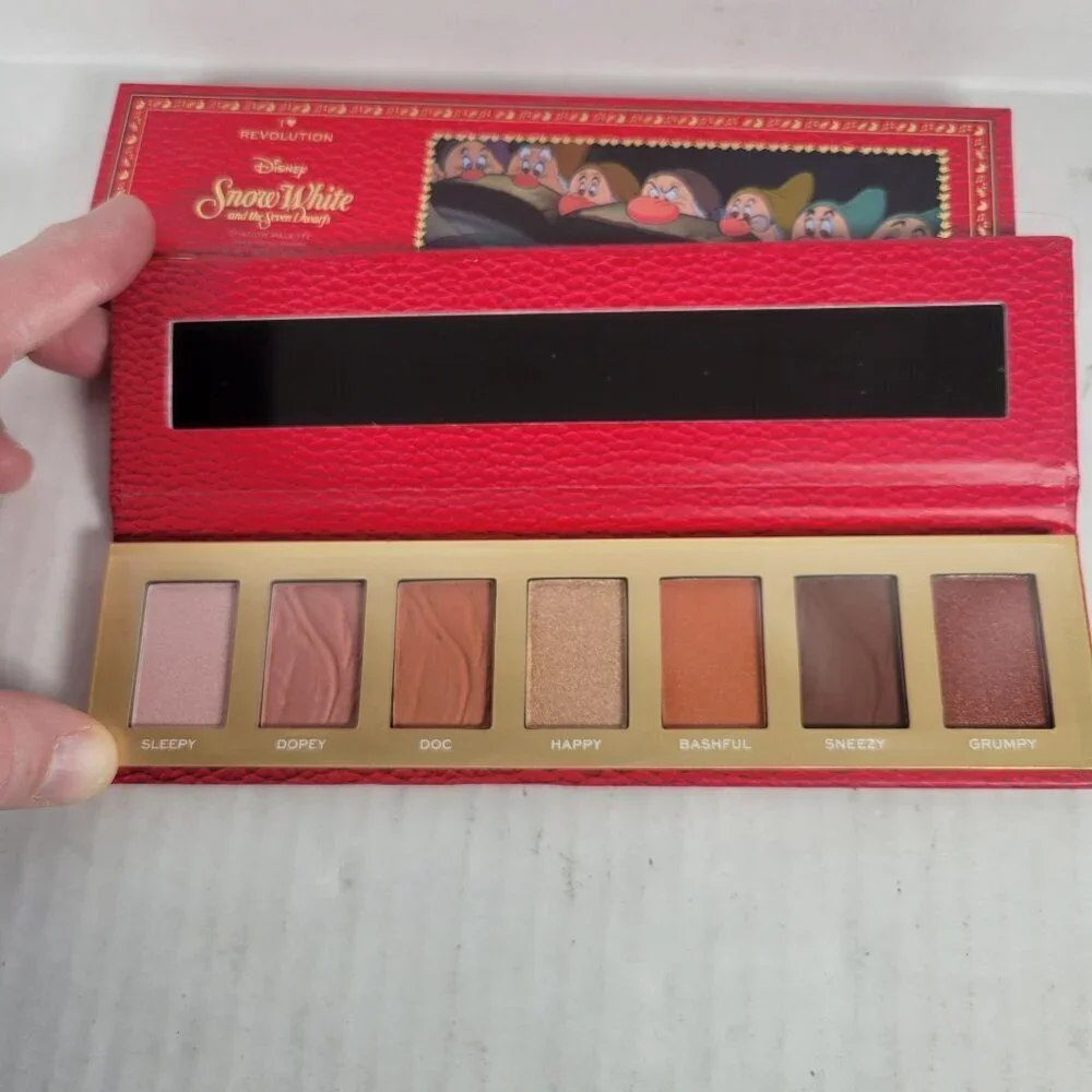 I Heart Revolution Disney Snow White And The Seven Dwarfs Eyeshadow Palette